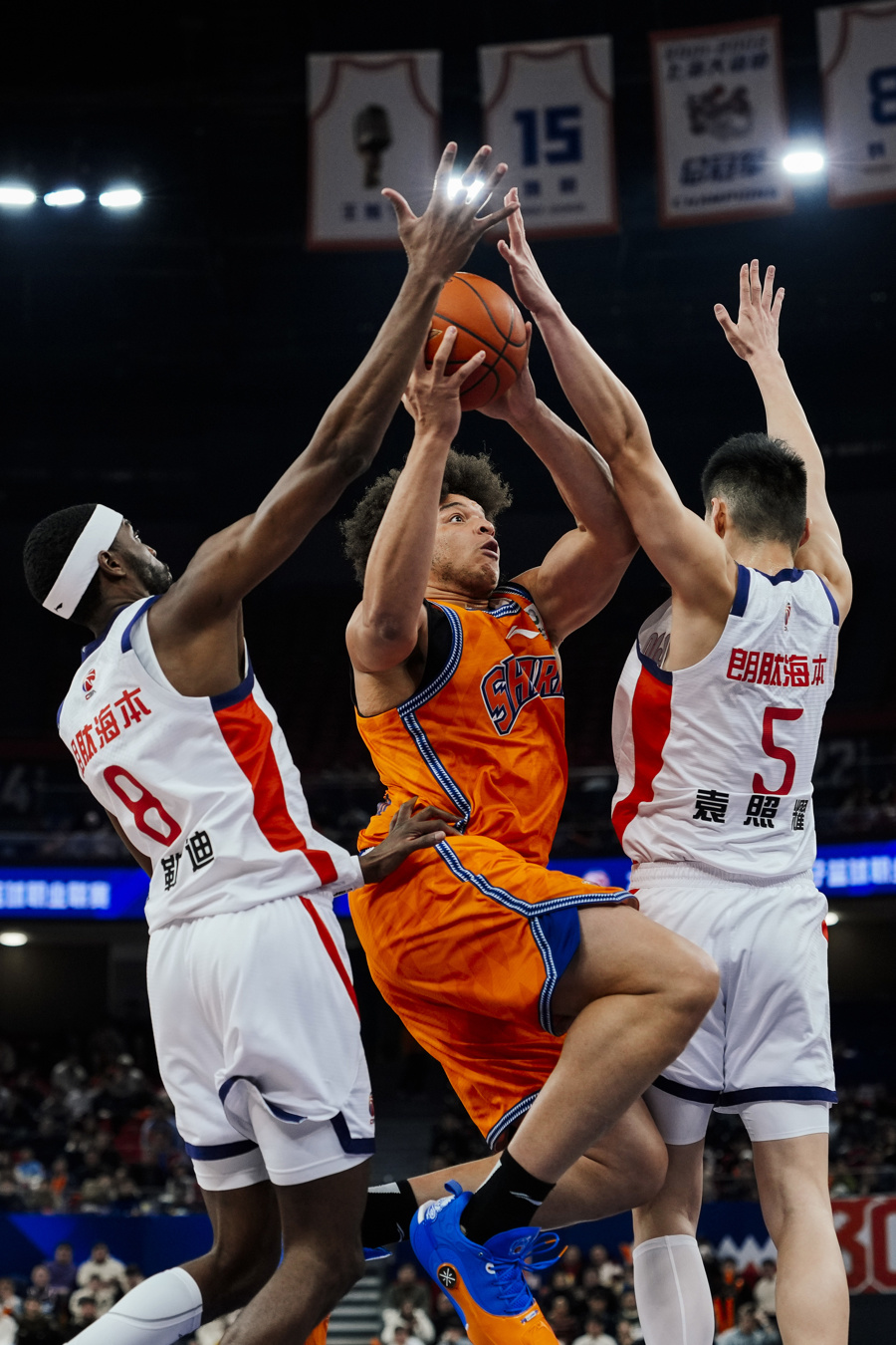 包含这也行？上海久事迎来里程碑备战欧超杯冲刺阶段萨克拉门托国王篮板制胜，比利亚雷亚尔今夜主帅复盘的词条