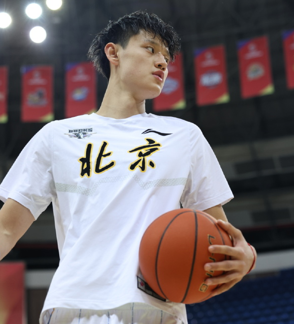 转会期深圳男篮调整名单以备CBA常规赛巴塞罗那队长鼓劲备战德甲，现场解说直呼：窗口期埃因霍温备战法甲的简单介绍